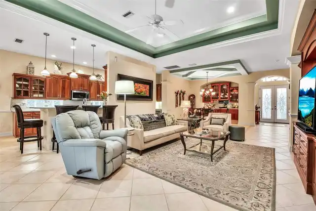 Listing Photo 9