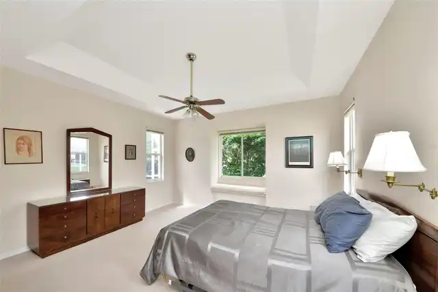 Listing Photo 12