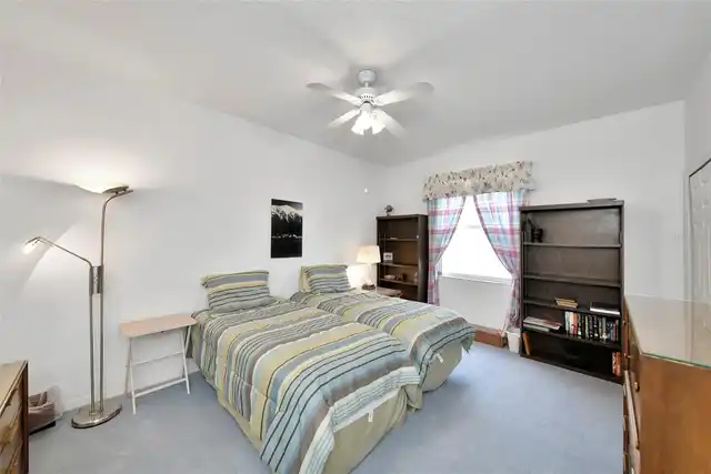 Listing Photo 16