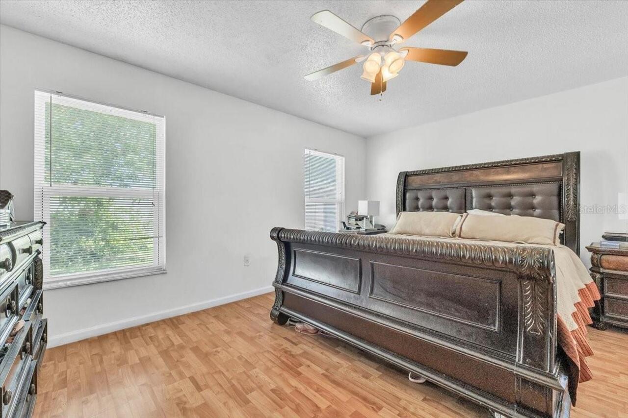 Listing Photo 11