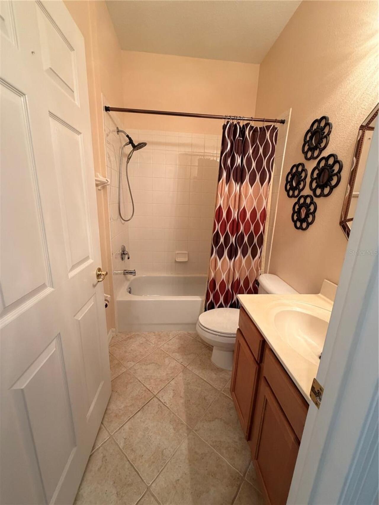 Listing Photo 12