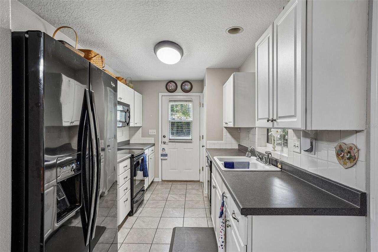 Listing Photo 10