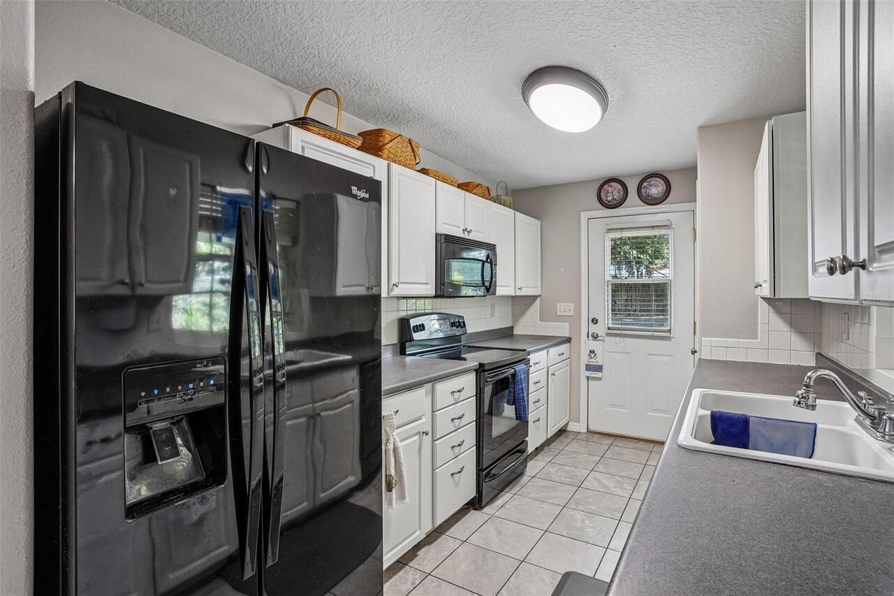 Listing Photo 11