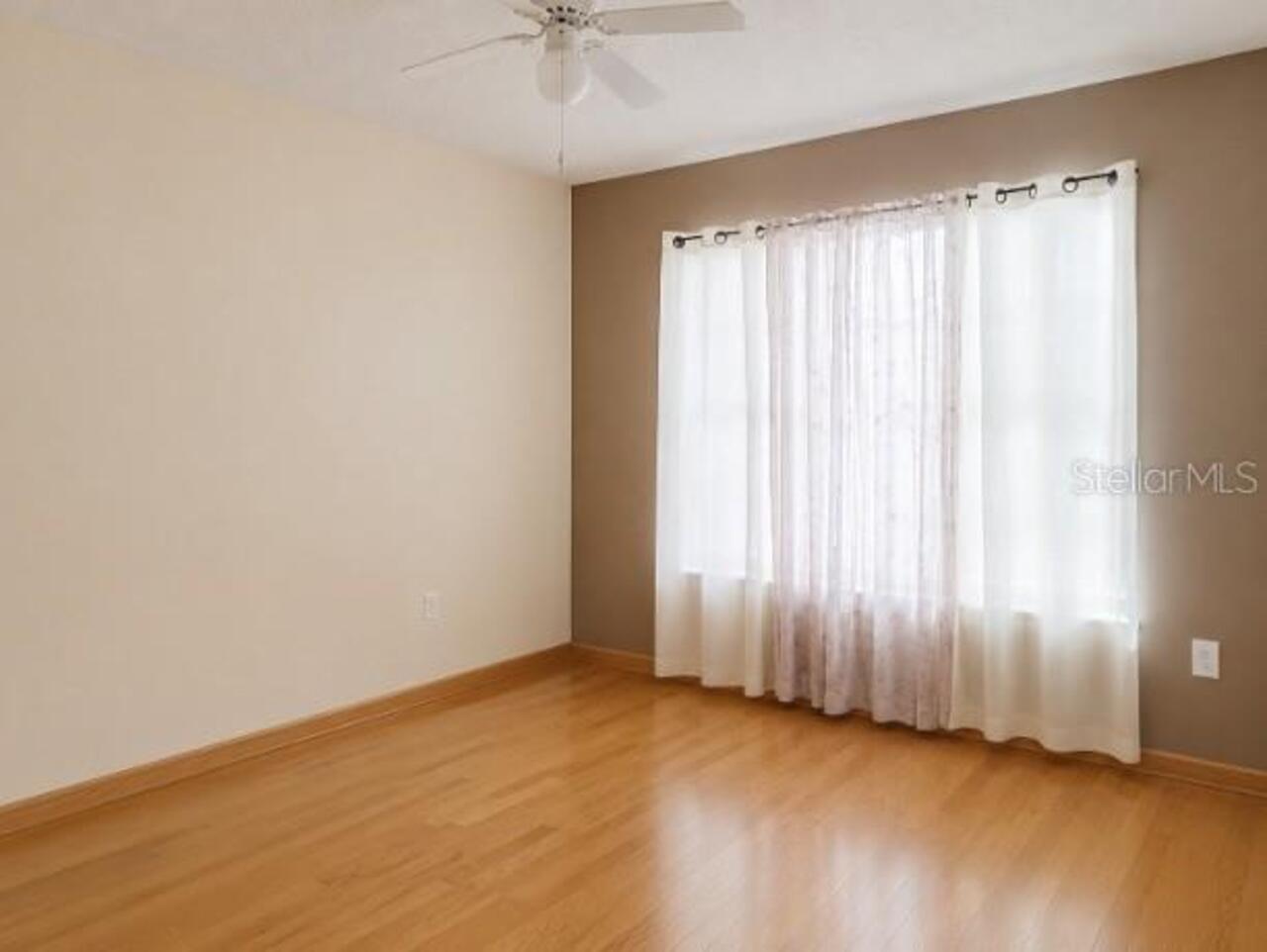 Listing Photo 9
