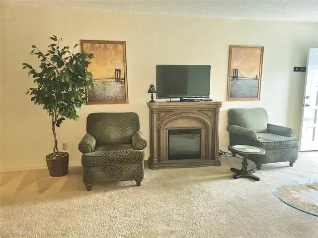 Listing Photo 6