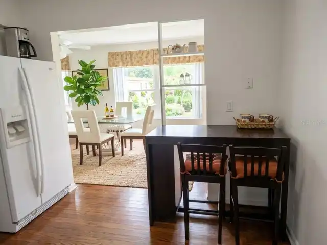 Listing Photo 11