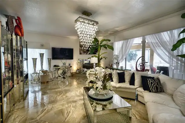 Listing Photo 9