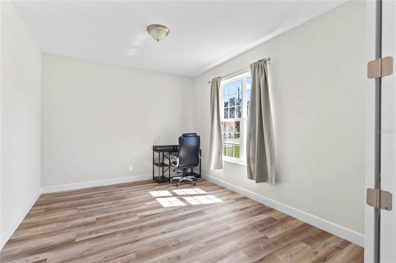 Listing Photo 16