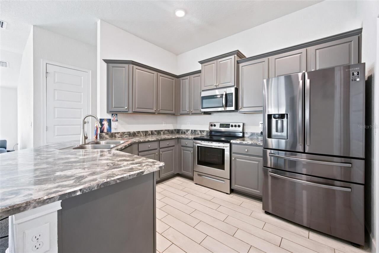 Listing Photo 8