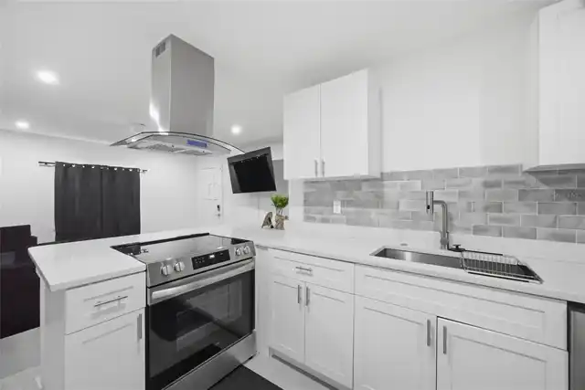Listing Photo 9