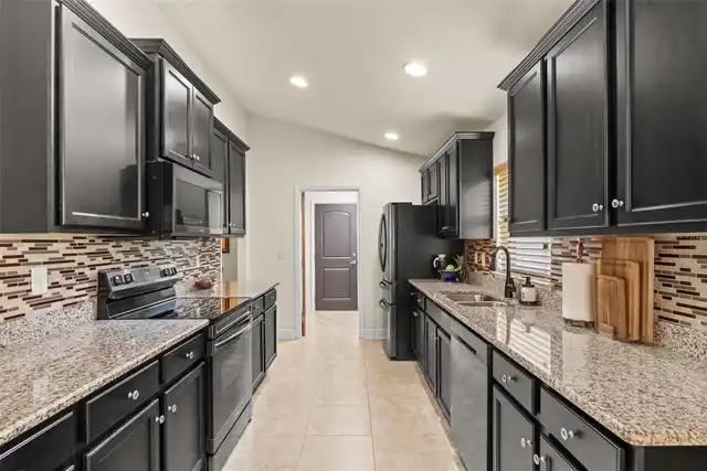 Listing Photo 16