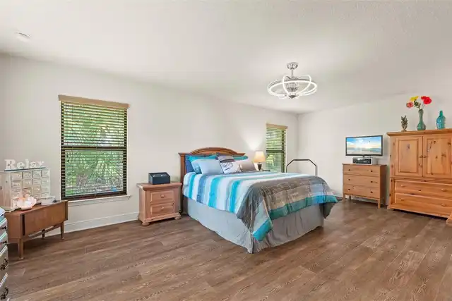 Listing Photo 23