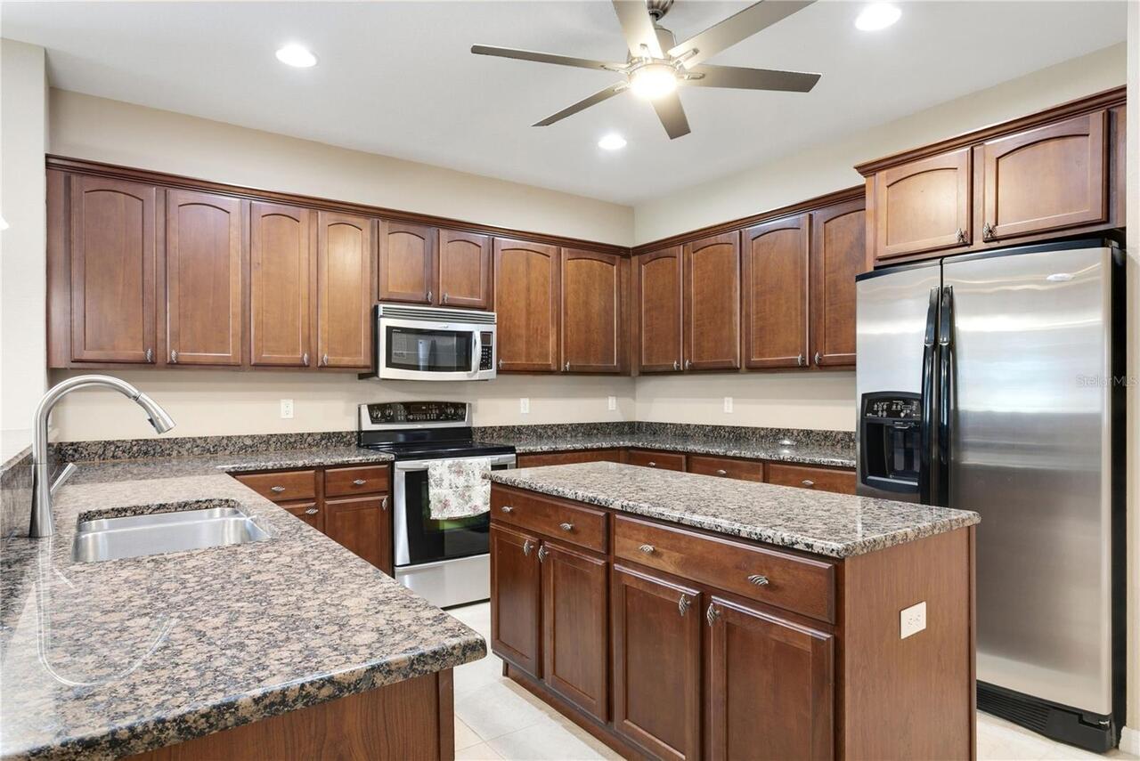 Listing Photo 8
