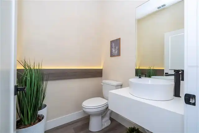 Listing Photo 11