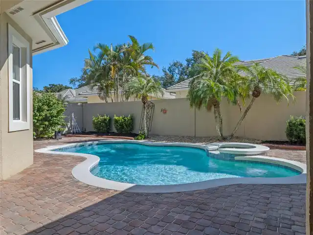 Listing Photo 10