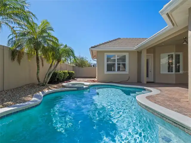 Listing Photo 11