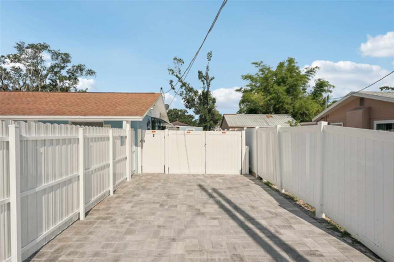 Listing Photo 11