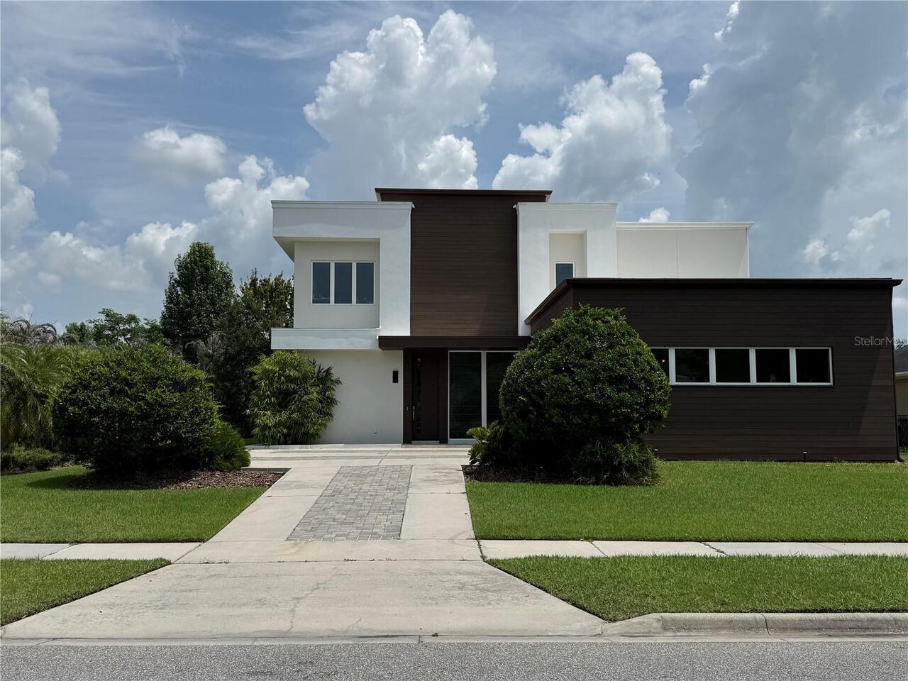 5BR, Home, 4BA, $1,600,000
Read More