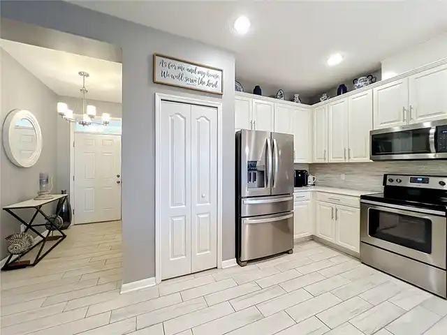 Listing Photo 12