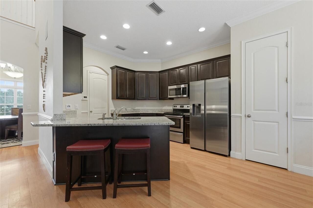 Listing Photo 12