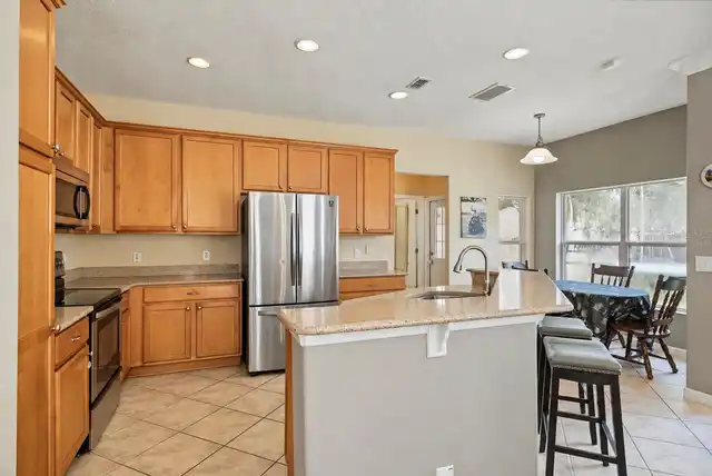 Listing Photo 12