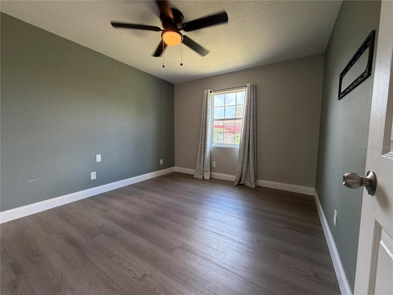 Listing Photo 9