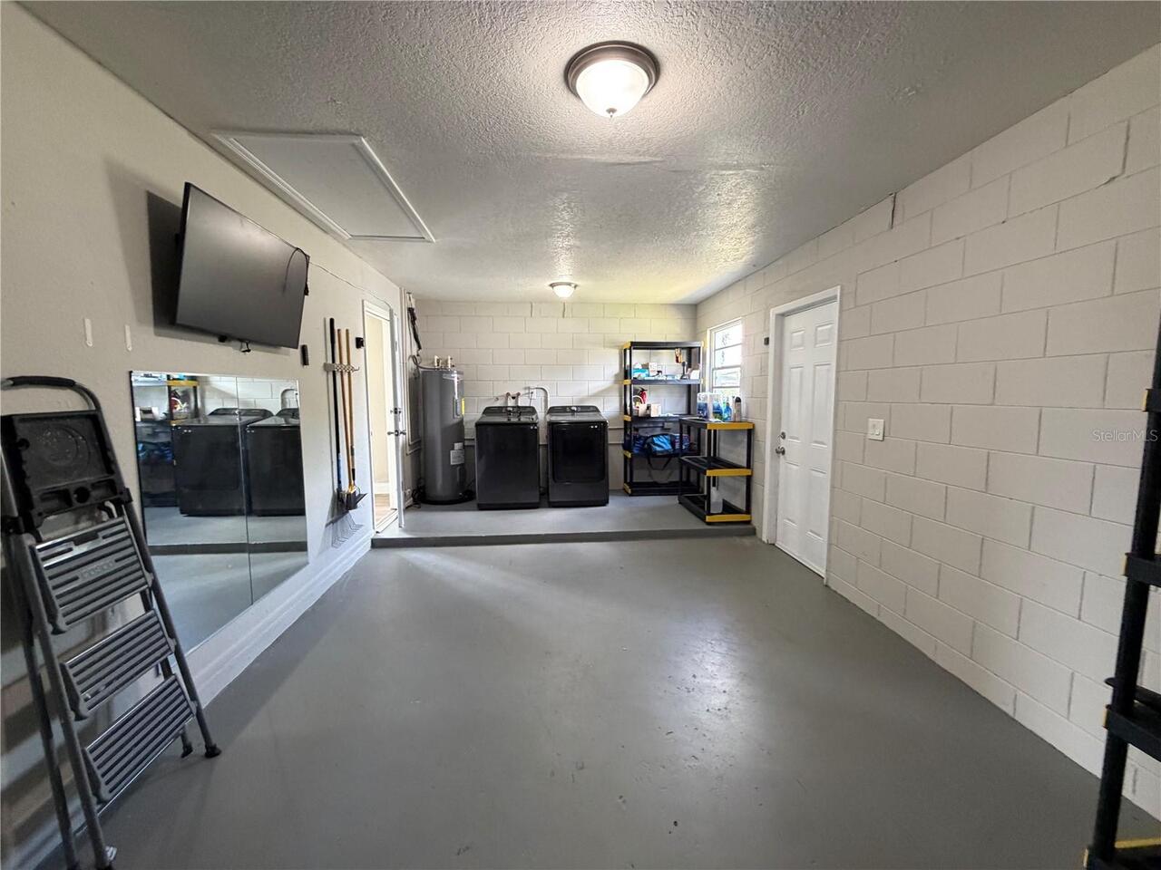 Listing Photo 12