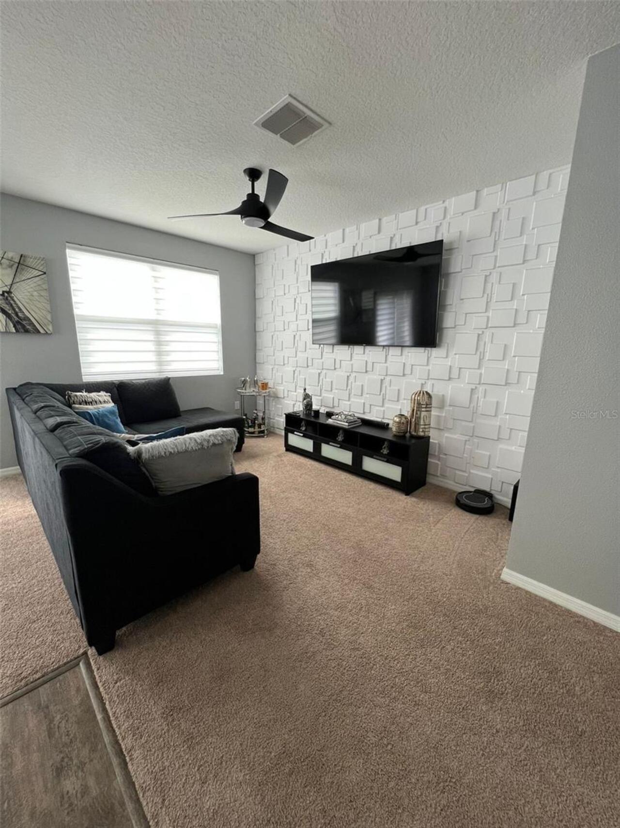 Listing Photo 12
