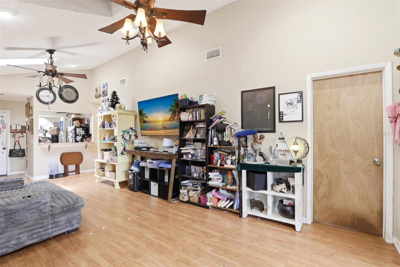 Listing Photo 6