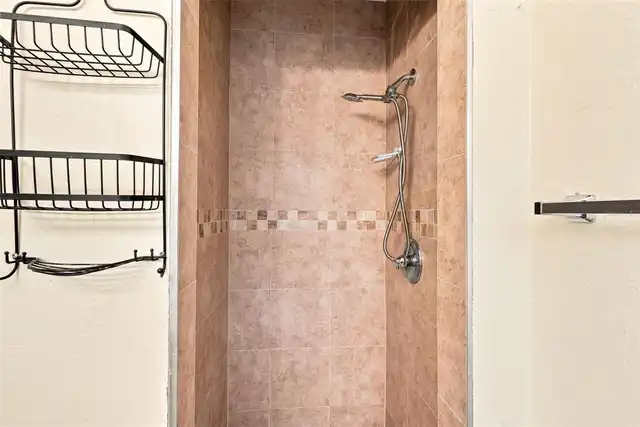 Listing Photo 28