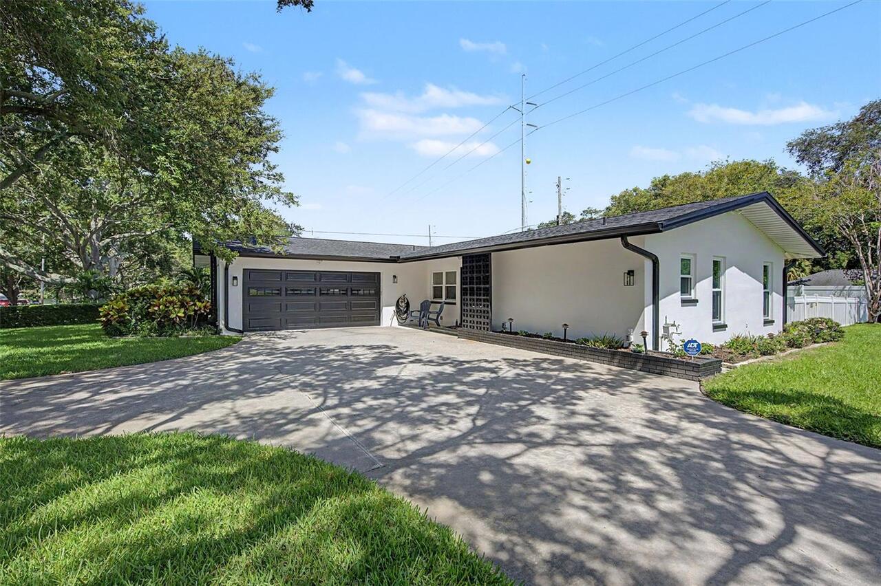 Listing Photo 10