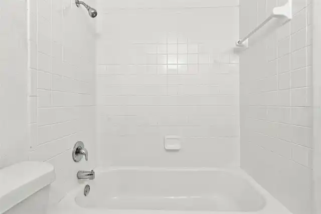Listing Photo 17