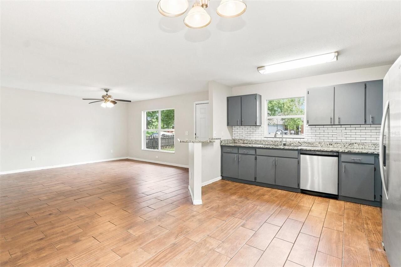 Listing Photo 8