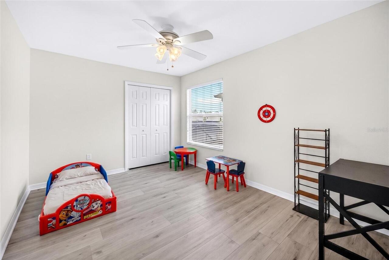 Listing Photo 11