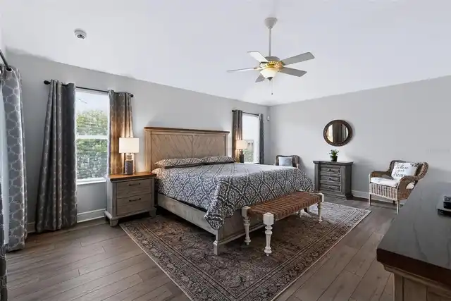 Listing Photo 11