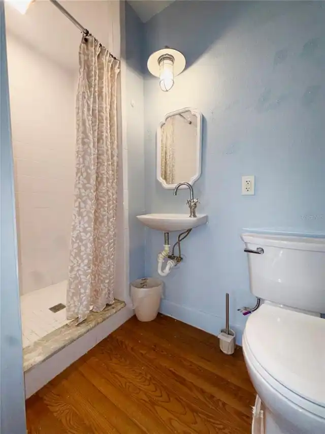 Listing Photo 8