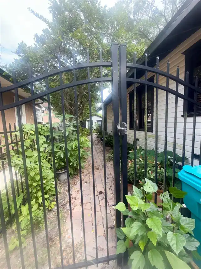 Listing Photo 12