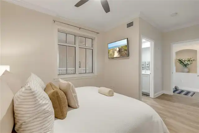 Listing Photo 33