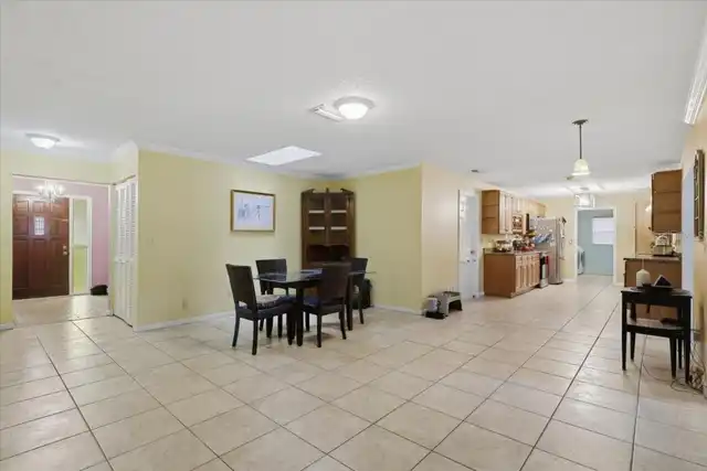 Listing Photo 14