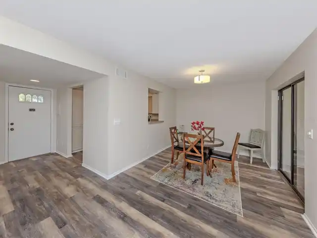 Listing Photo 11