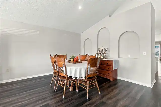 Listing Photo 6