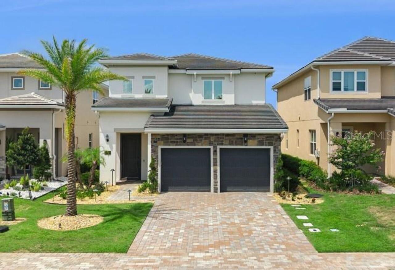 BELLA COLLINA Real Estate