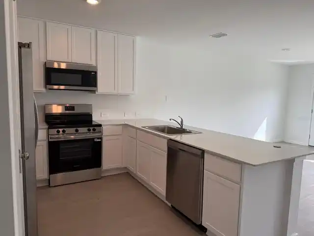 Listing Photo 15