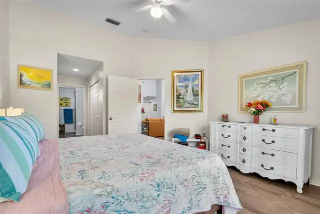 Listing Photo 14