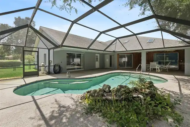 Listing Photo 15