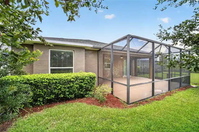 Listing Photo 12