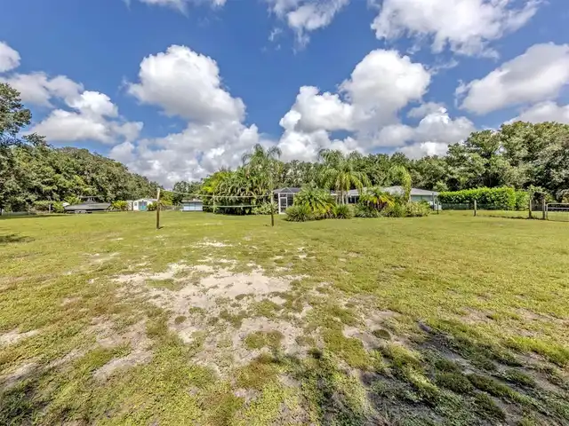 Listing Photo 10