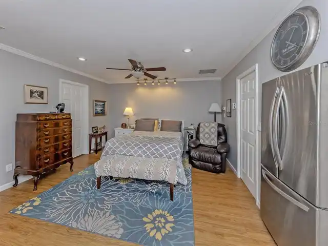 Listing Photo 13