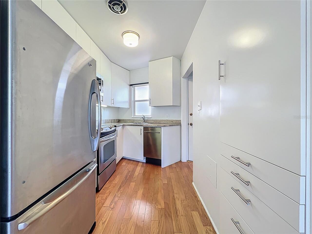 Listing Photo 10