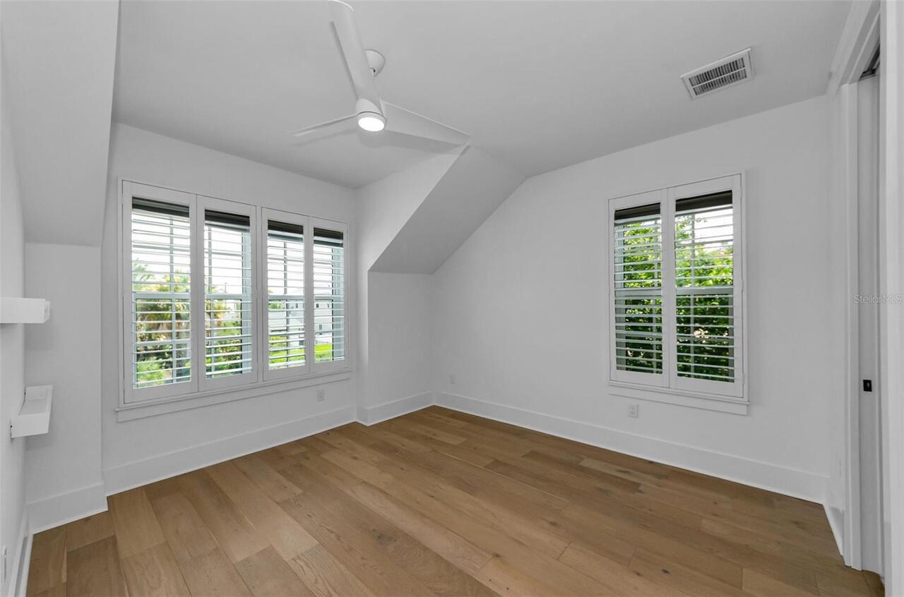 Listing Photo 34